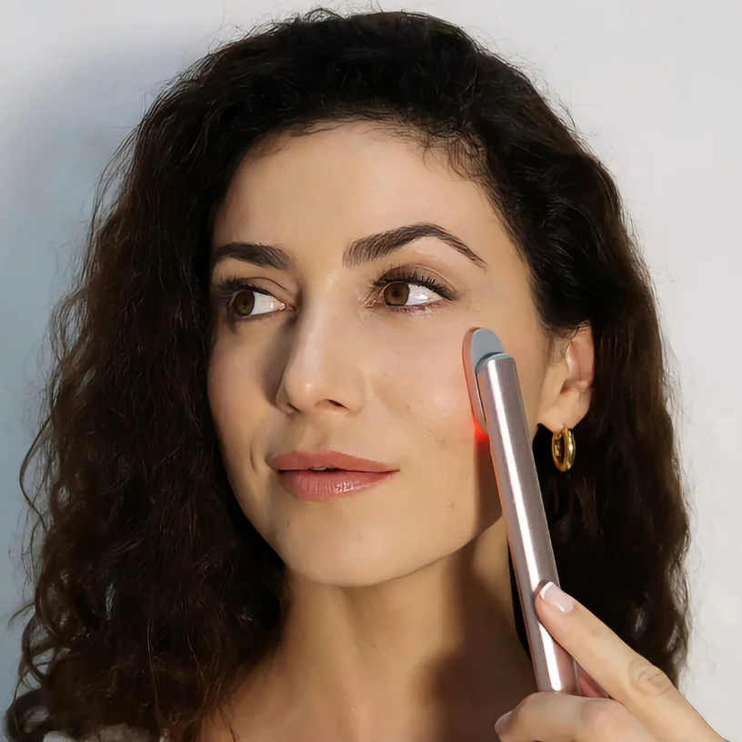 עיפרון רגנרטיבי למראה ללא כהות או נפיחות מתחת לעיניים